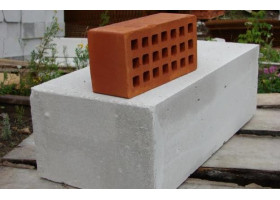 Что лучше кирпич или бетонные блоки
